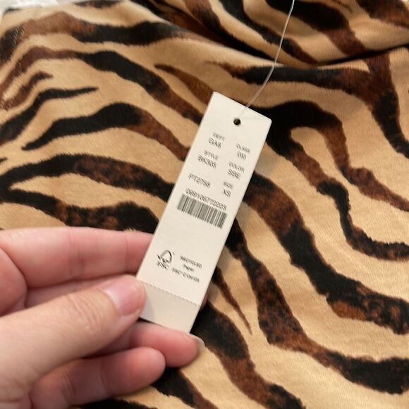 J CREW MOCK NECK SLEEVELESS TEE ANIMAL PRINT TOP SZ XS NWT - Picture 3 of 4